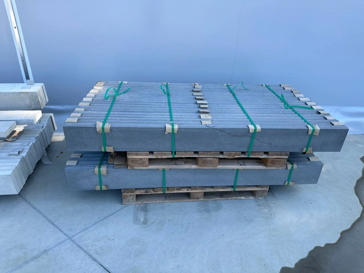 Liejamas Betoninis Tvoros Pamatas 50 Mm Pilka Spalva Surenkamas Betoninis Tvoros Pamatas Tvirtas Ir Estetiškas Liejamas Betoninis Tvoros Pamatas 50 Mm Pilka Spalva Surenkamas Betoninis Tvoros Pamatas Tvirtas Ir Estetiškas Smart Five Mb